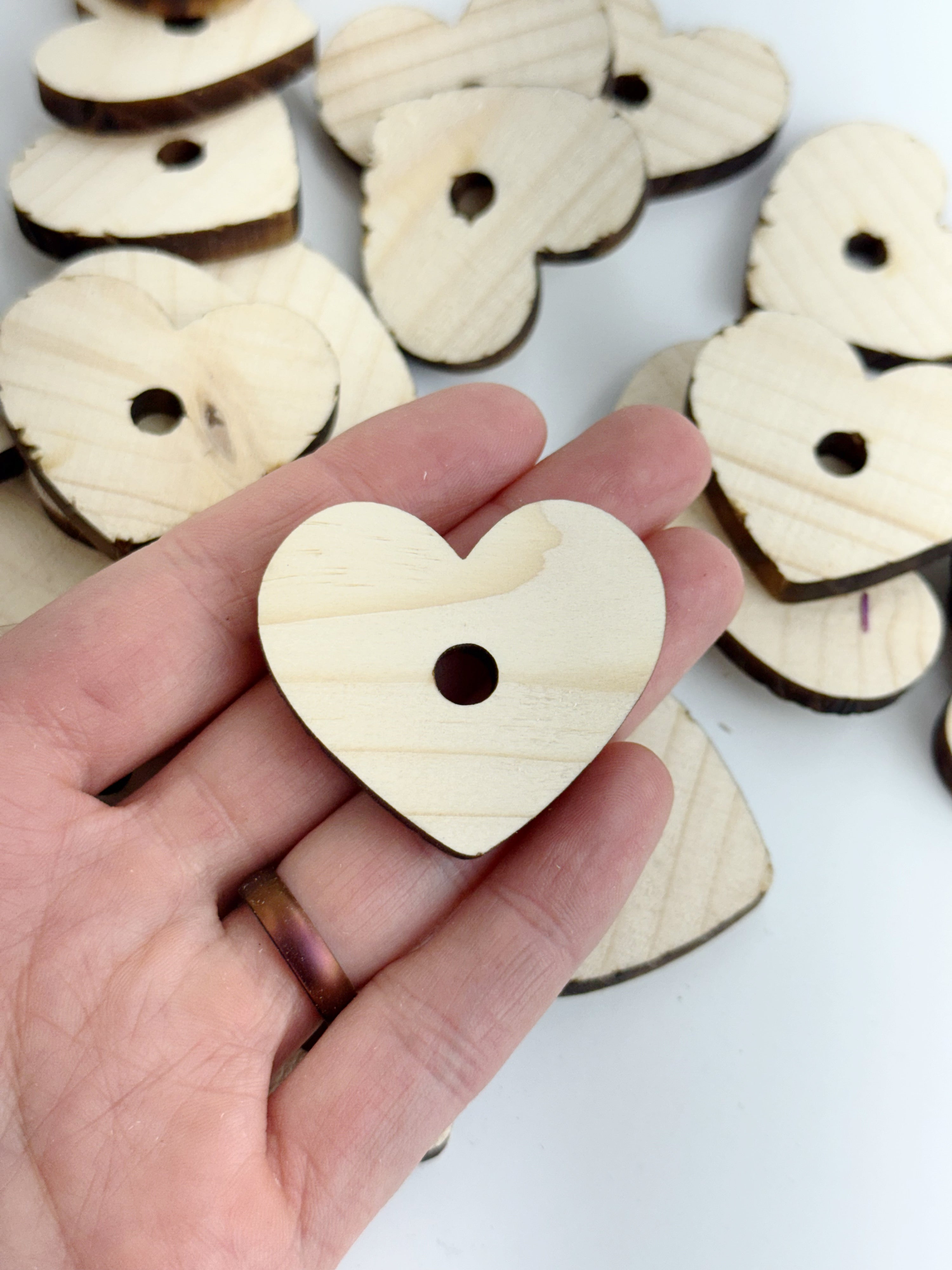Pine Hearts - 25 Pack
